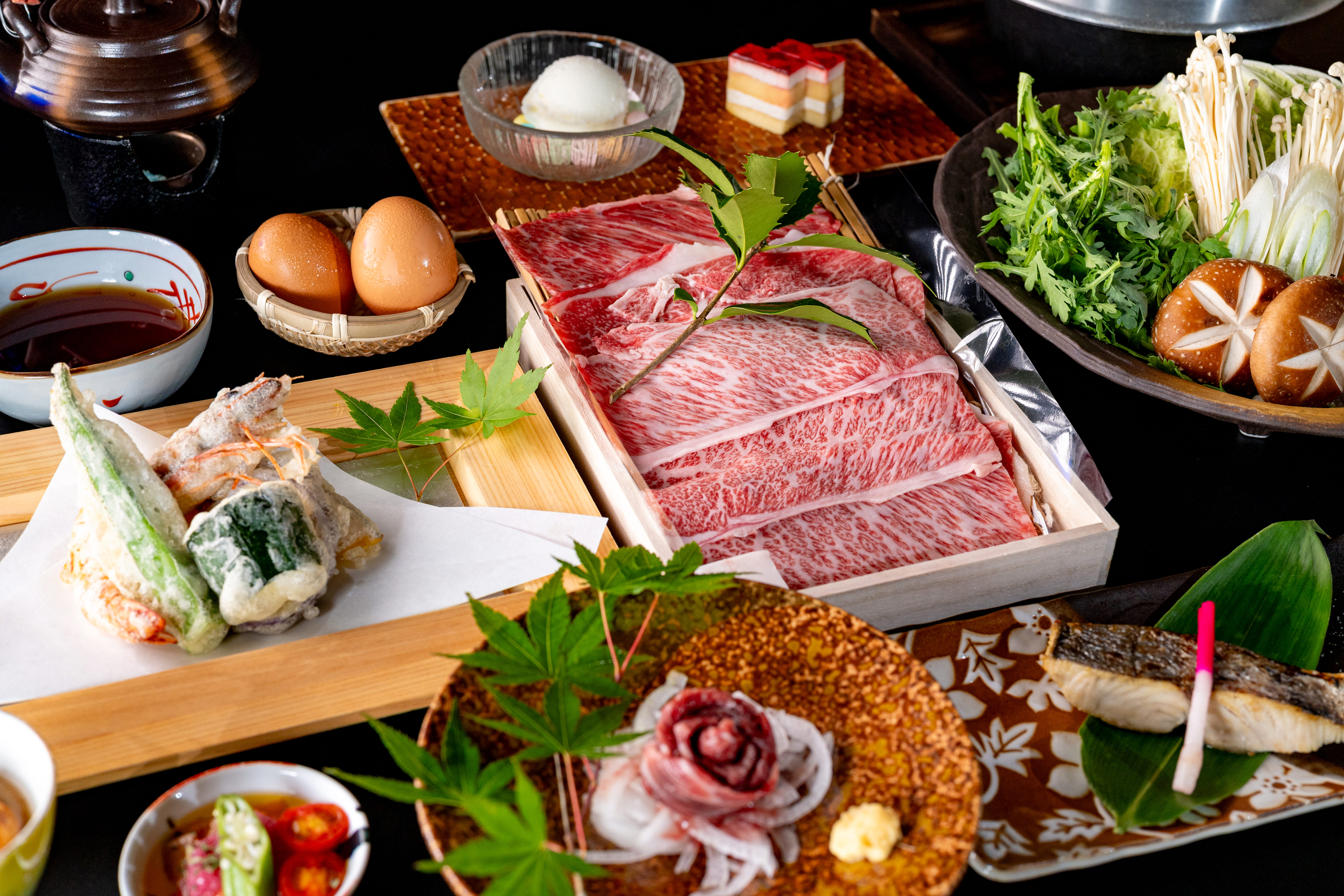 地肉たっぷり！あか牛を使った小杉鍋プラン